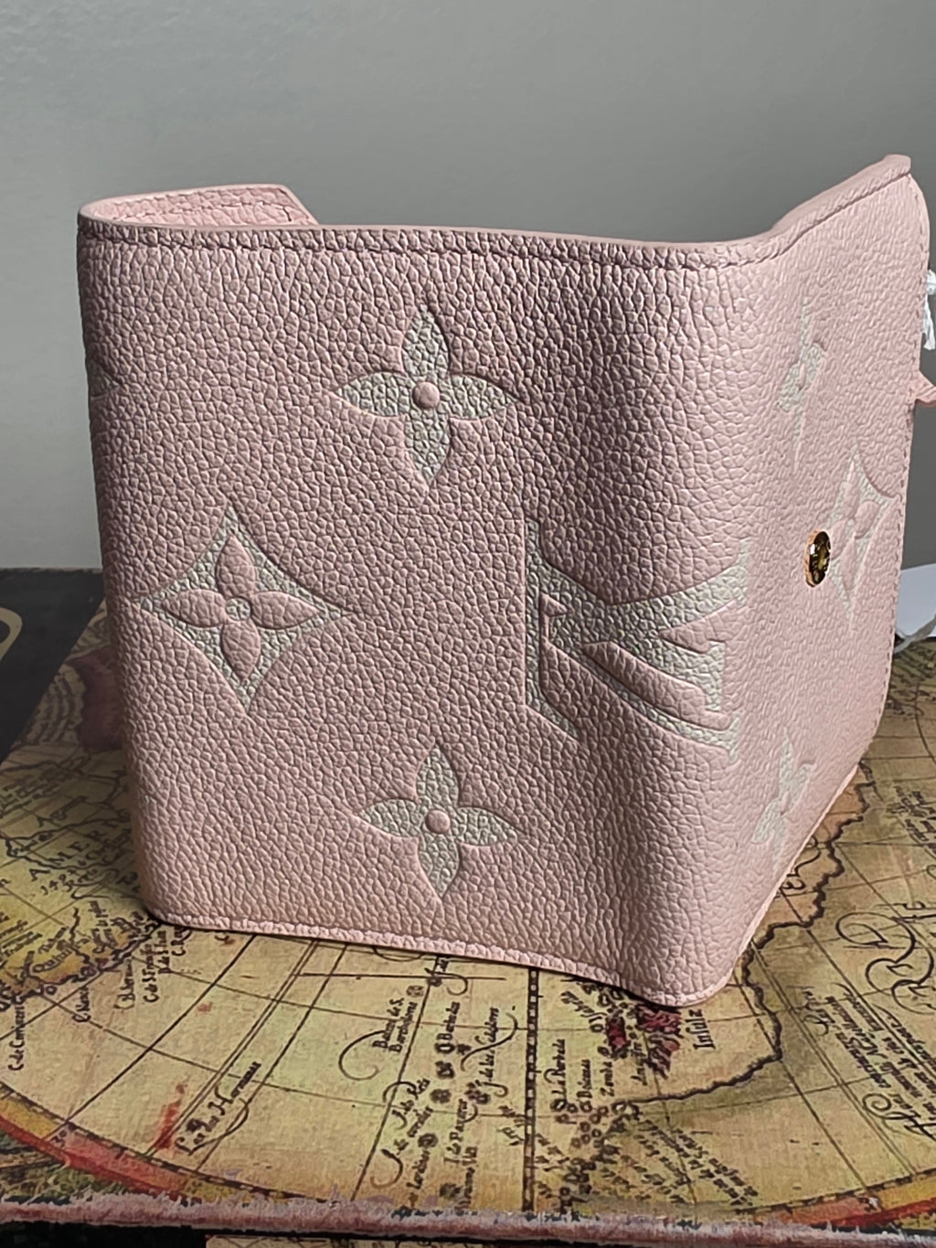 Louis Vuitton Trianon Rose White Victorine Compact Wallet