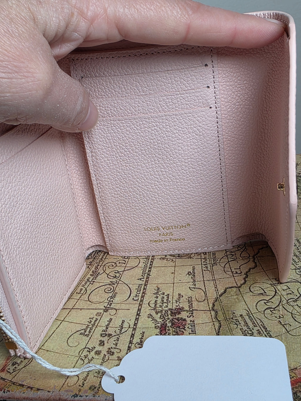 Louis Vuitton Trianon Rose White Victorine Compact Wallet