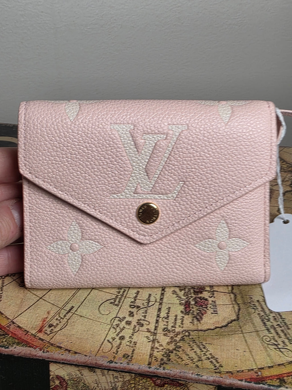 Louis Vuitton Trianon Rose White Victorine Compact Wallet
