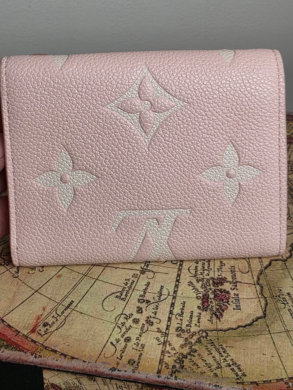Louis Vuitton Trianon Rose White Victorine Compact Wallet
