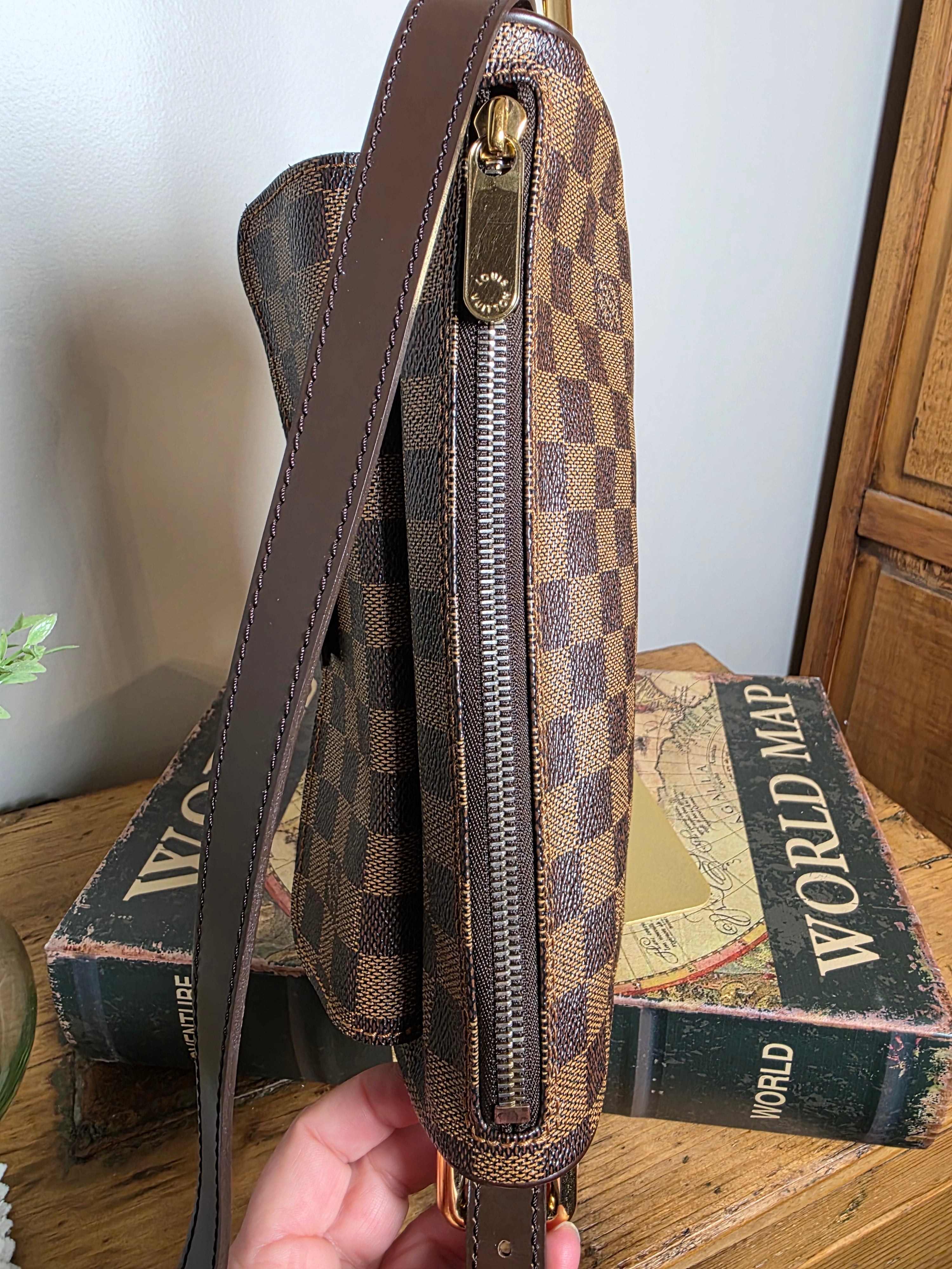 Louis Vuitton Ravello GM Comes with 2 Straps (Kili Kili Strap and a Crossbody Strap)
