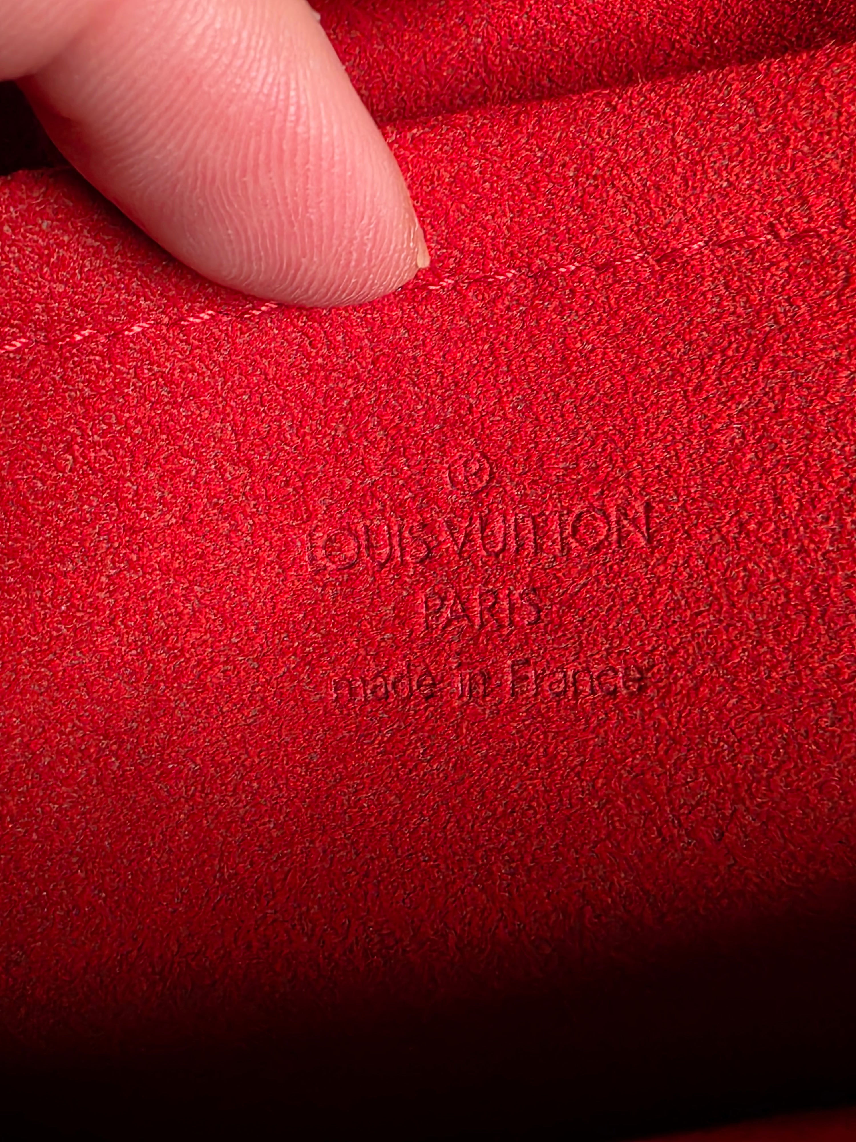 Louis Vuitton Ravello GM Comes with 2 Straps (Kili Kili Strap and a Crossbody Strap)