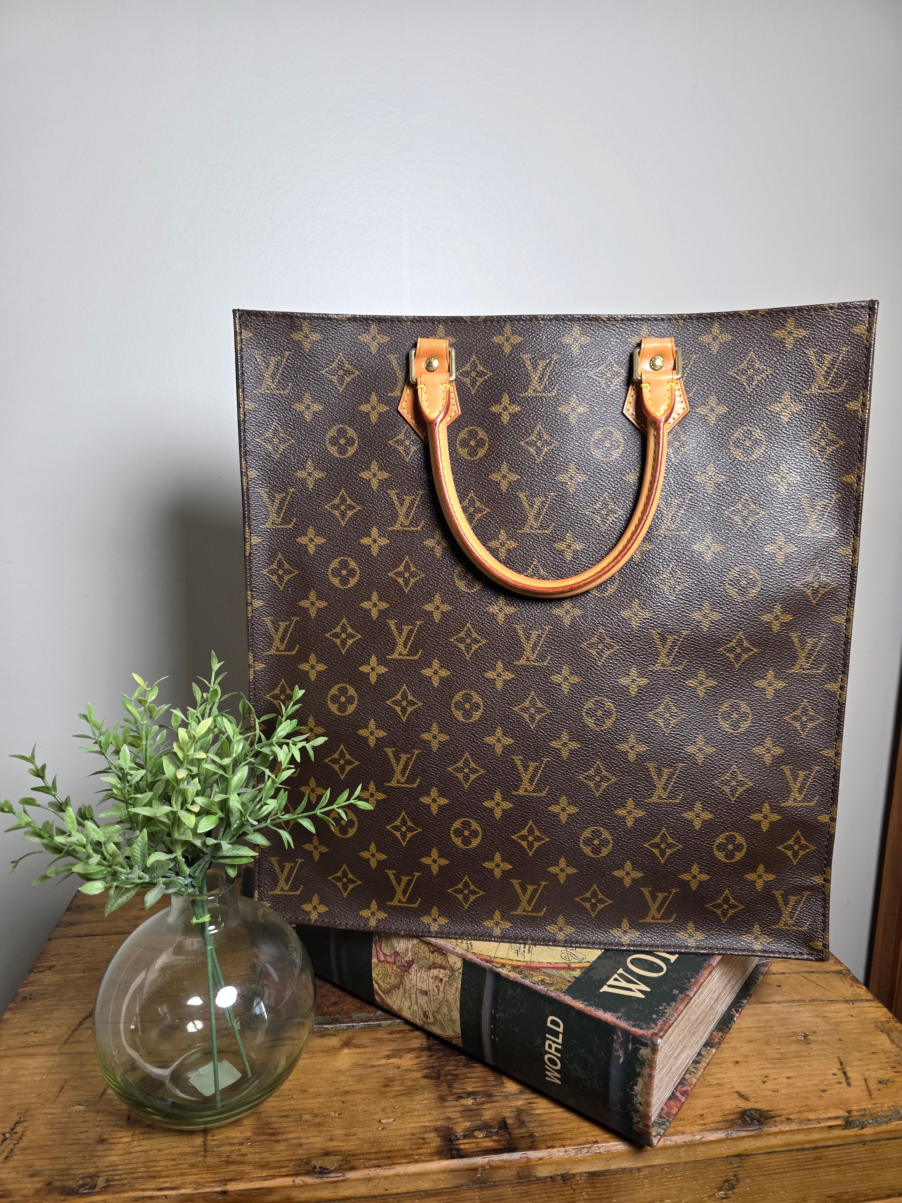 Louis Vuitton Monogram Sac Plat