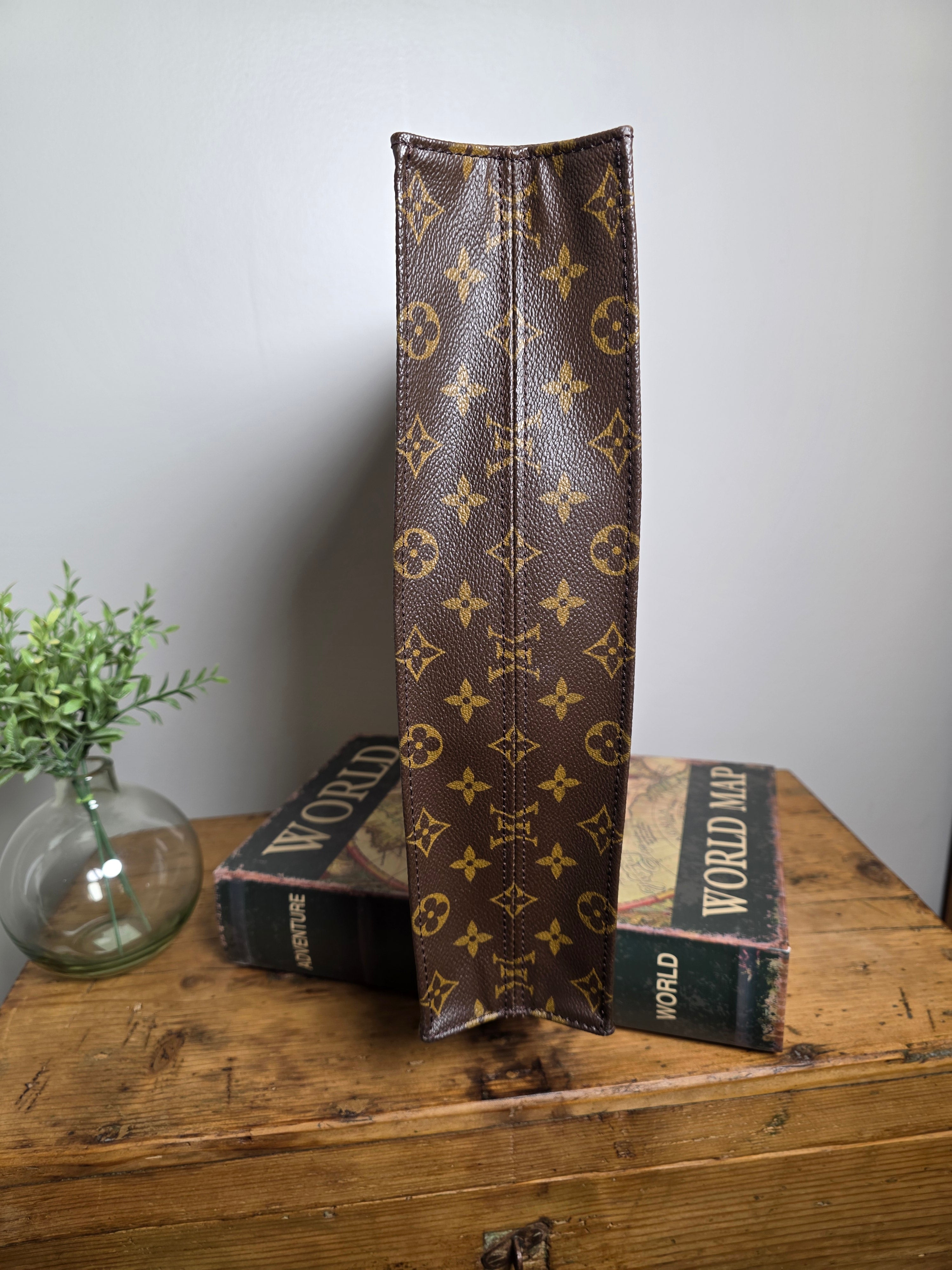 Louis Vuitton Monogram Sac Plat
