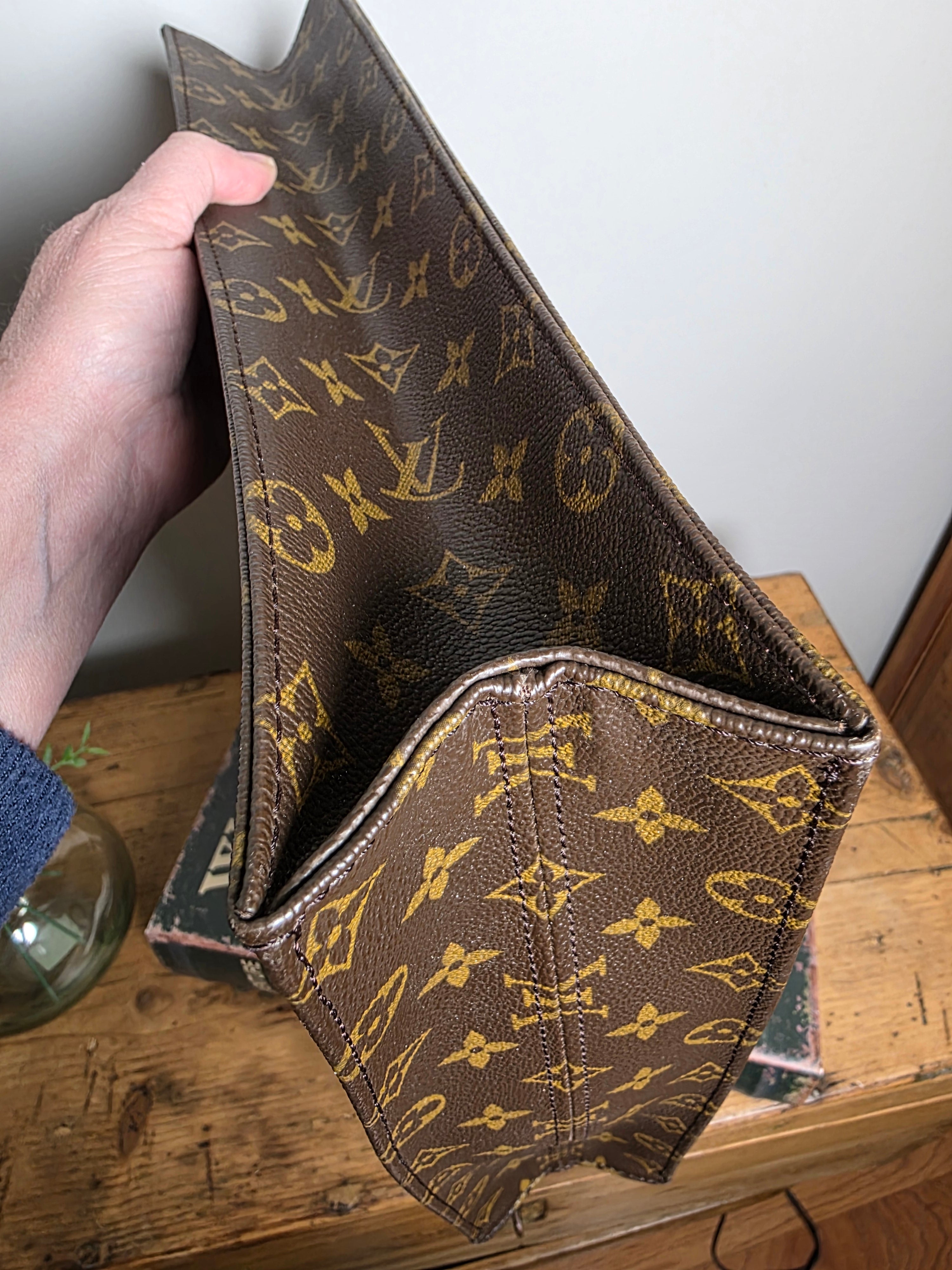 Louis Vuitton Monogram Sac Plat